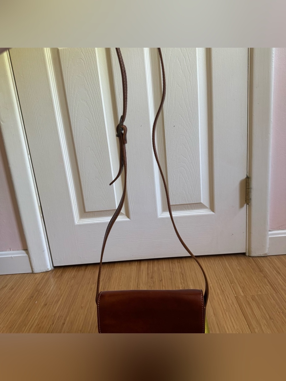 Italian Made Classic Brown Leather Crossbody Bag - Picture 3 of 7